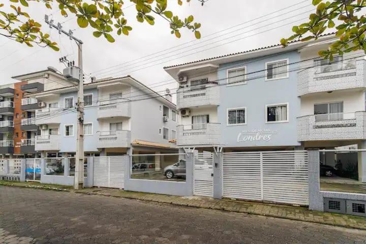 Self Check-In Wi-Fi , 2 Garagens, Home-Officce, Ar Quente E Frio Florianópolis 외부 사진